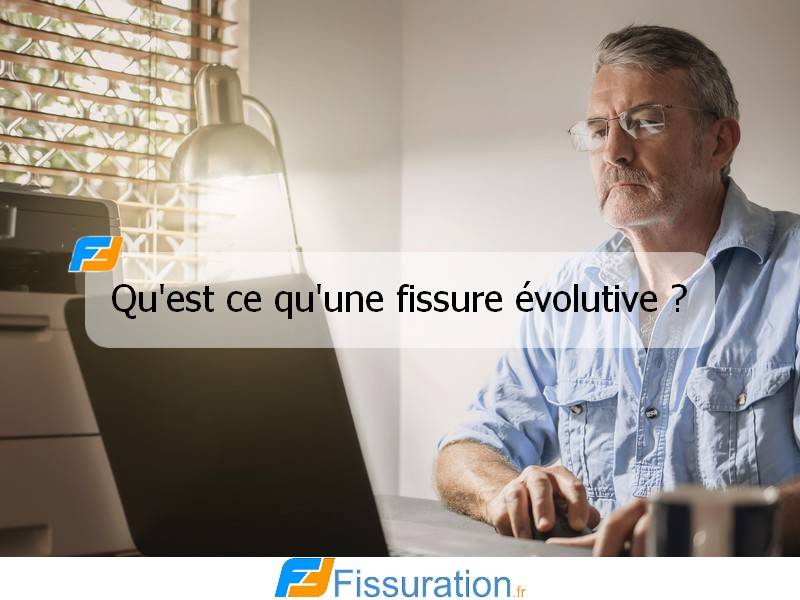 Fissuromètre pour mesurer l'évolution d'une fissure maison